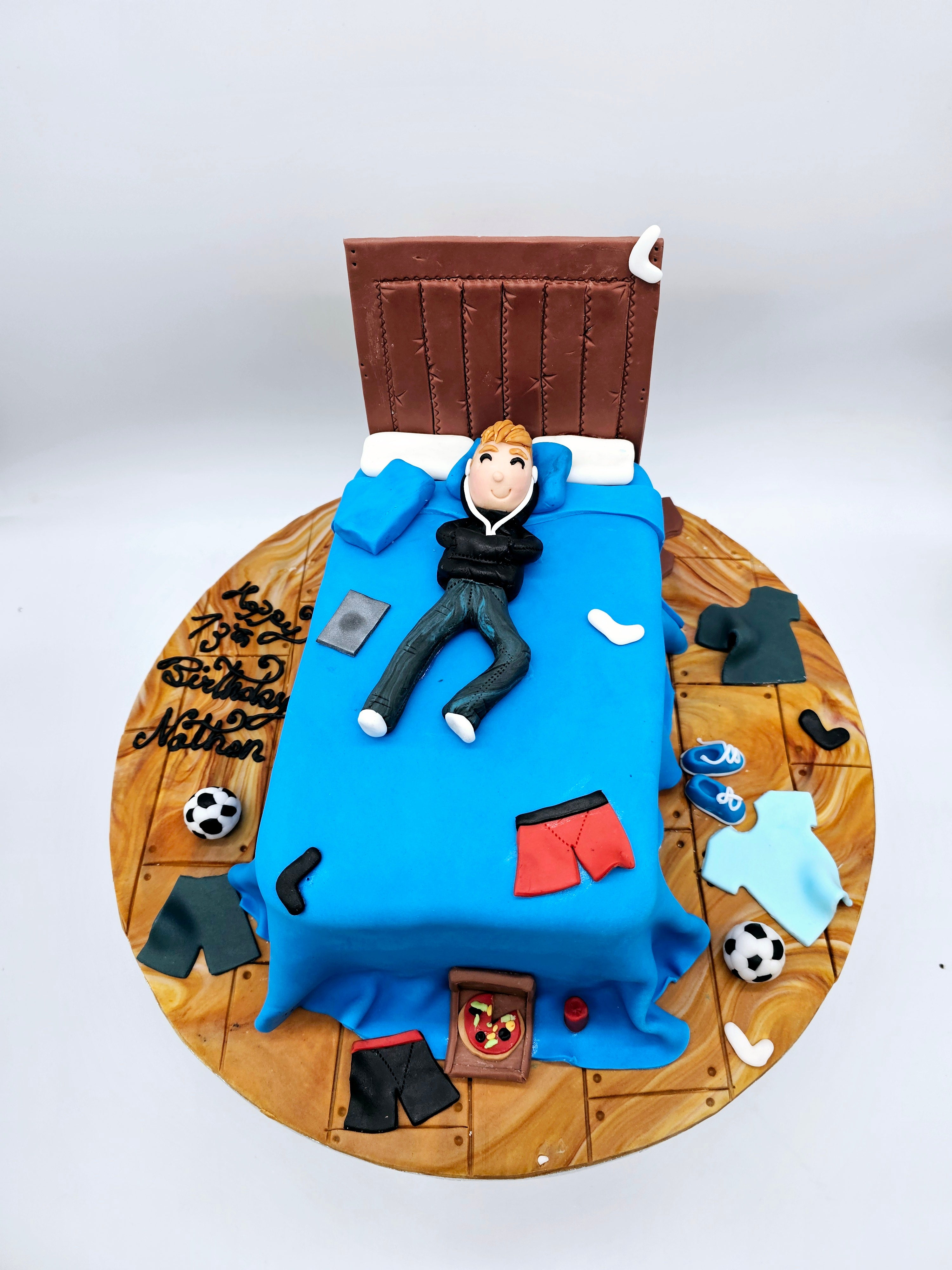 Lazy Day Bedroom Cake - Cake Secret
