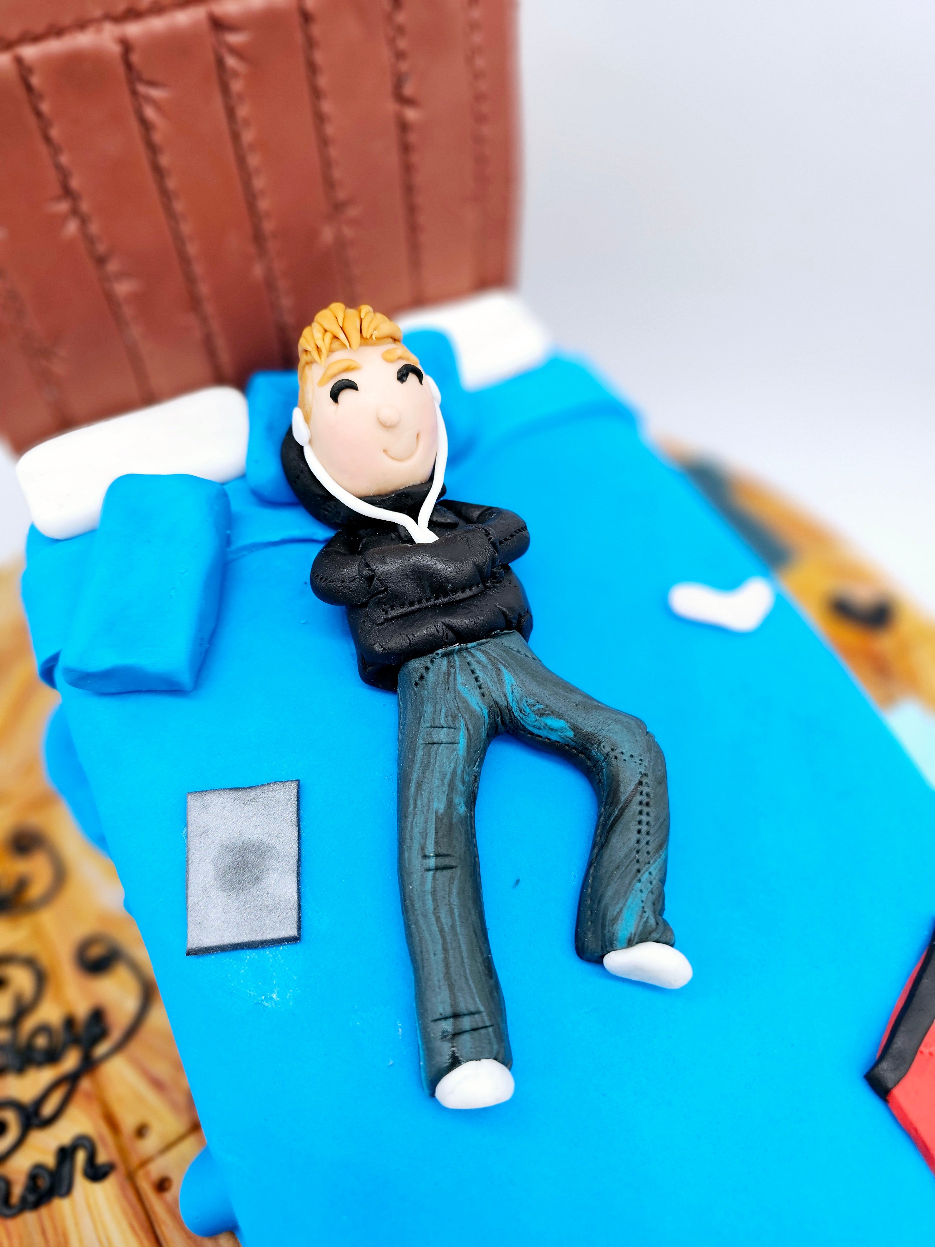 Lazy Day Bedroom Cake - Cake Secret