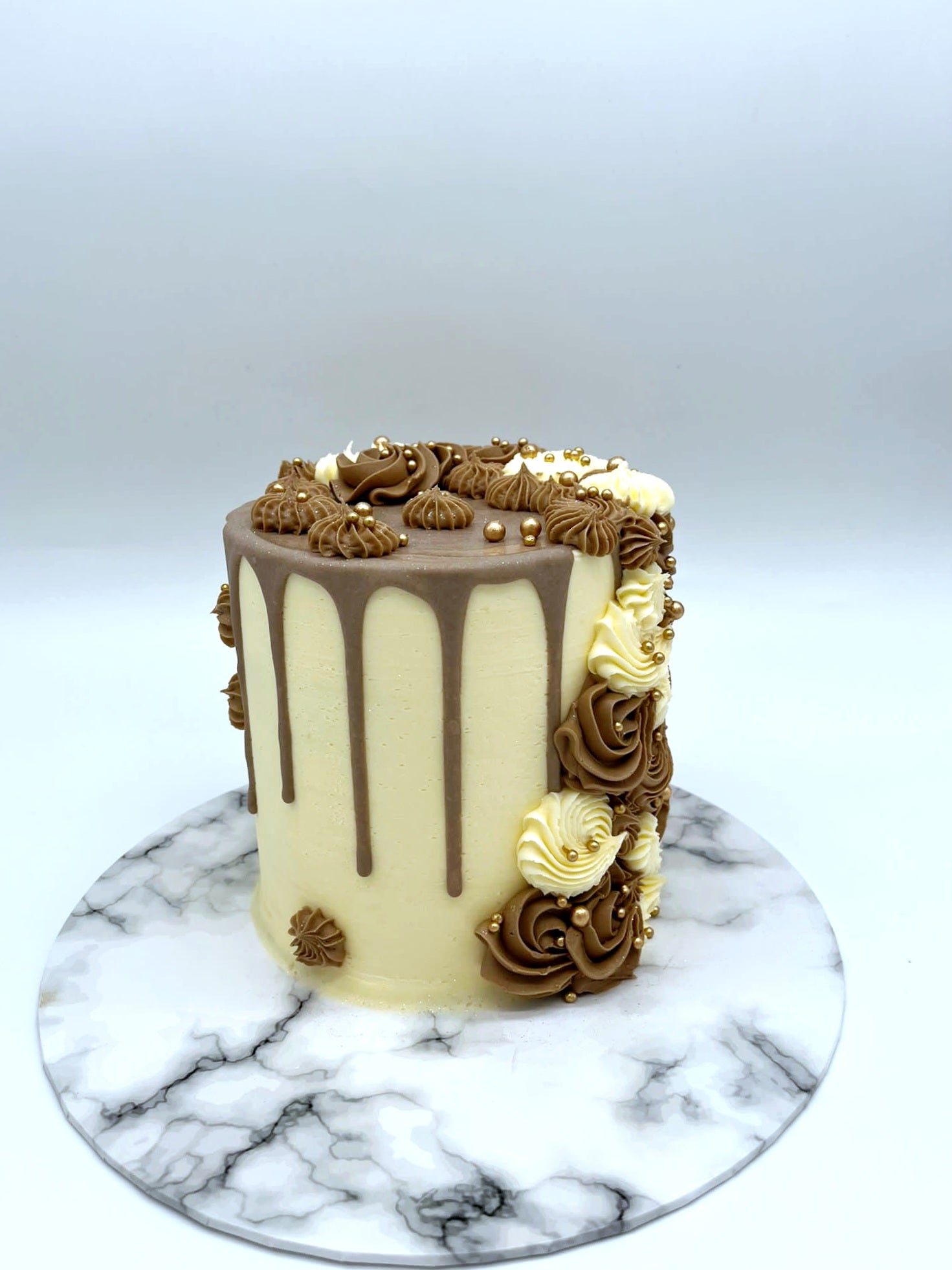 Elegant Chocolate Drip Cake - Cake Secret