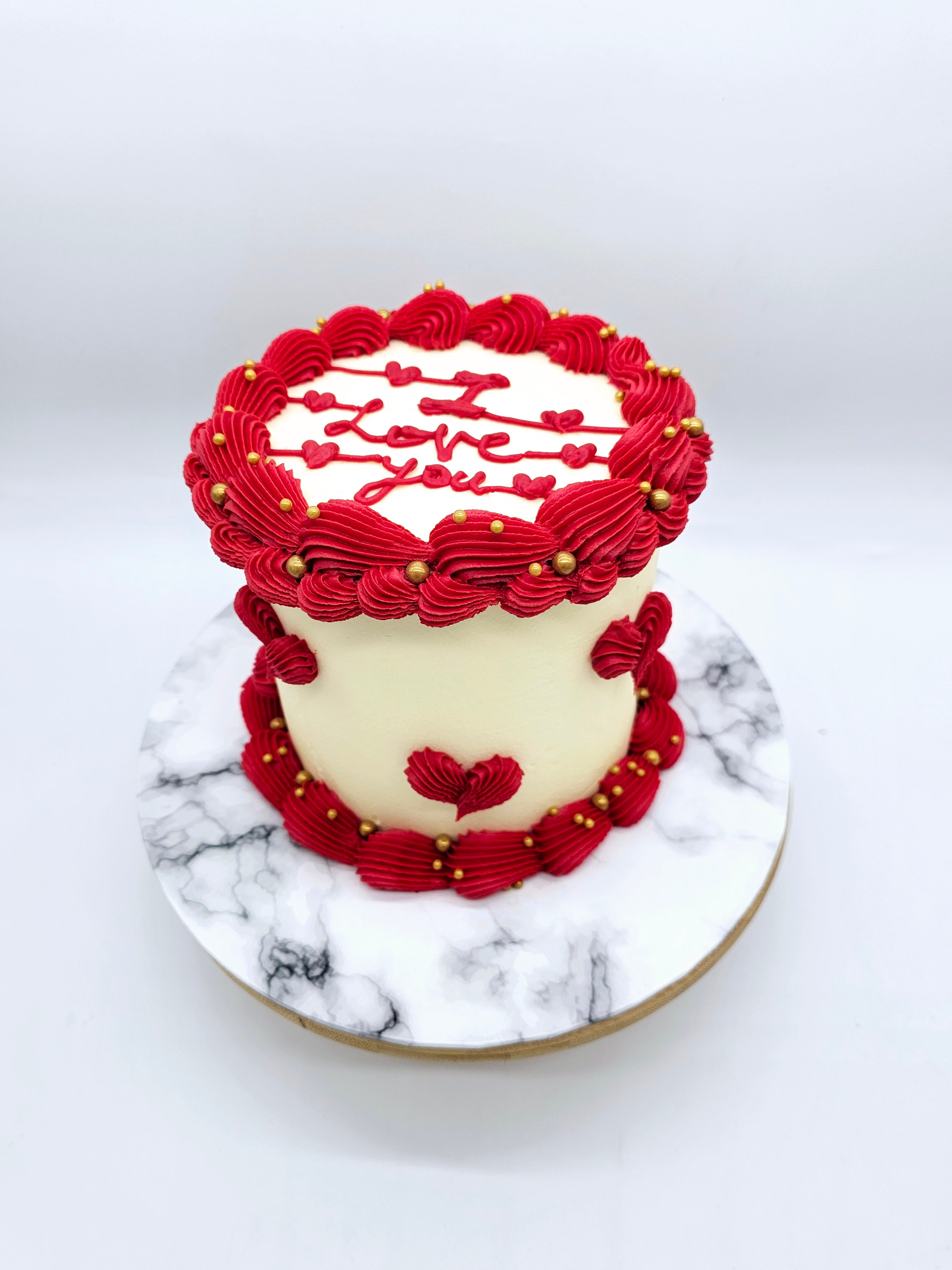 Romantic Valentine’s Day Cake - Cake Secret
