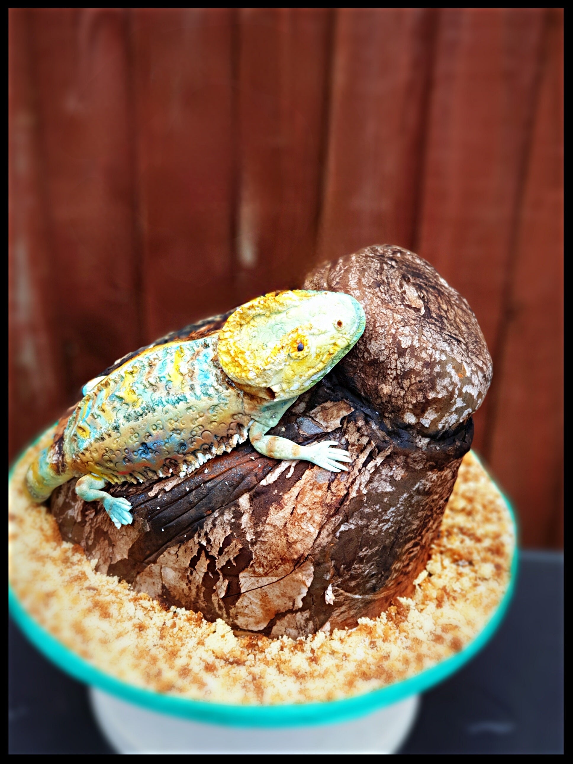 Chameleon Charm 3D Cake - Cake Secret