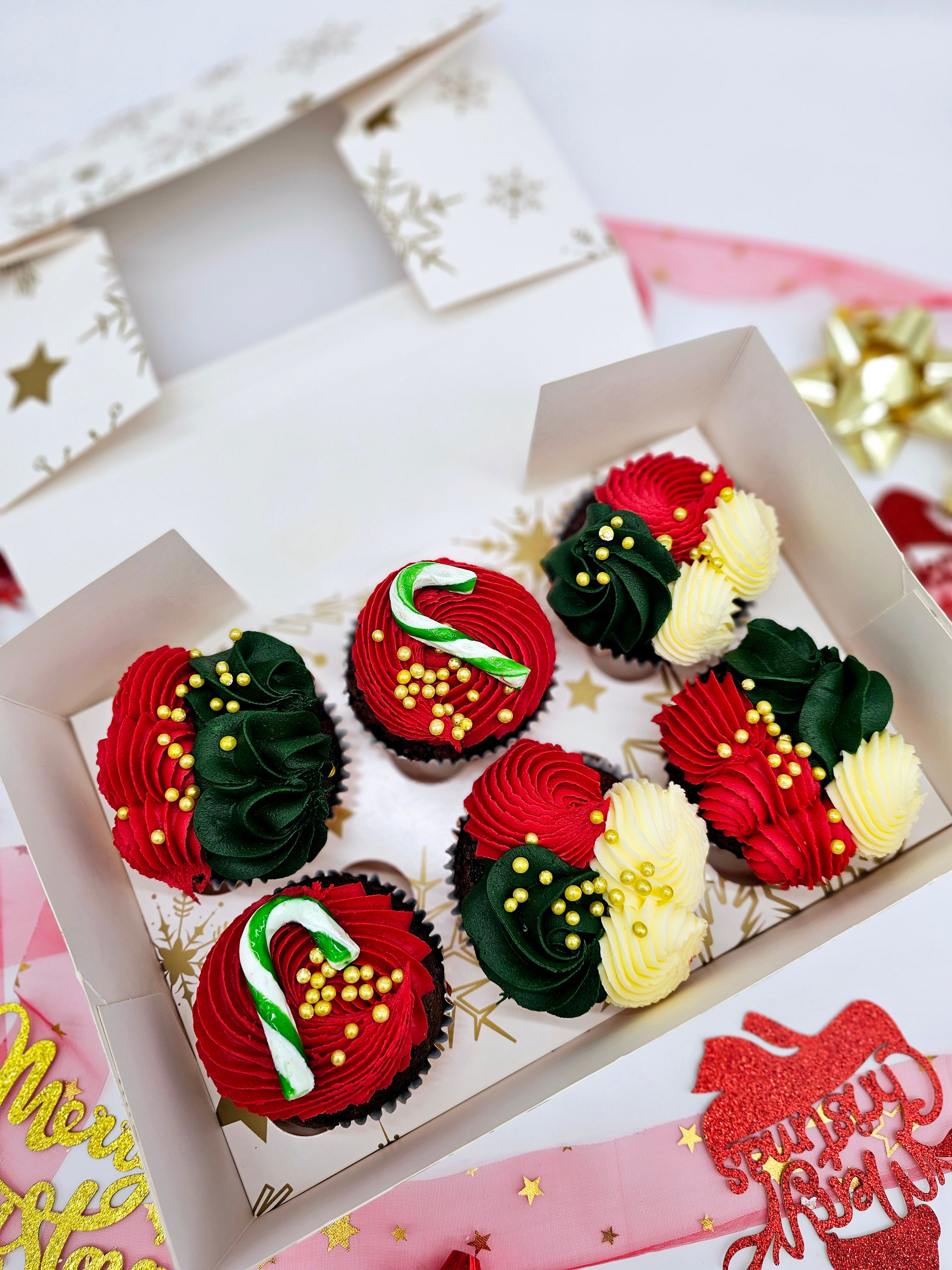 Christmas Candy Cane Cupcakes - Cake Secret