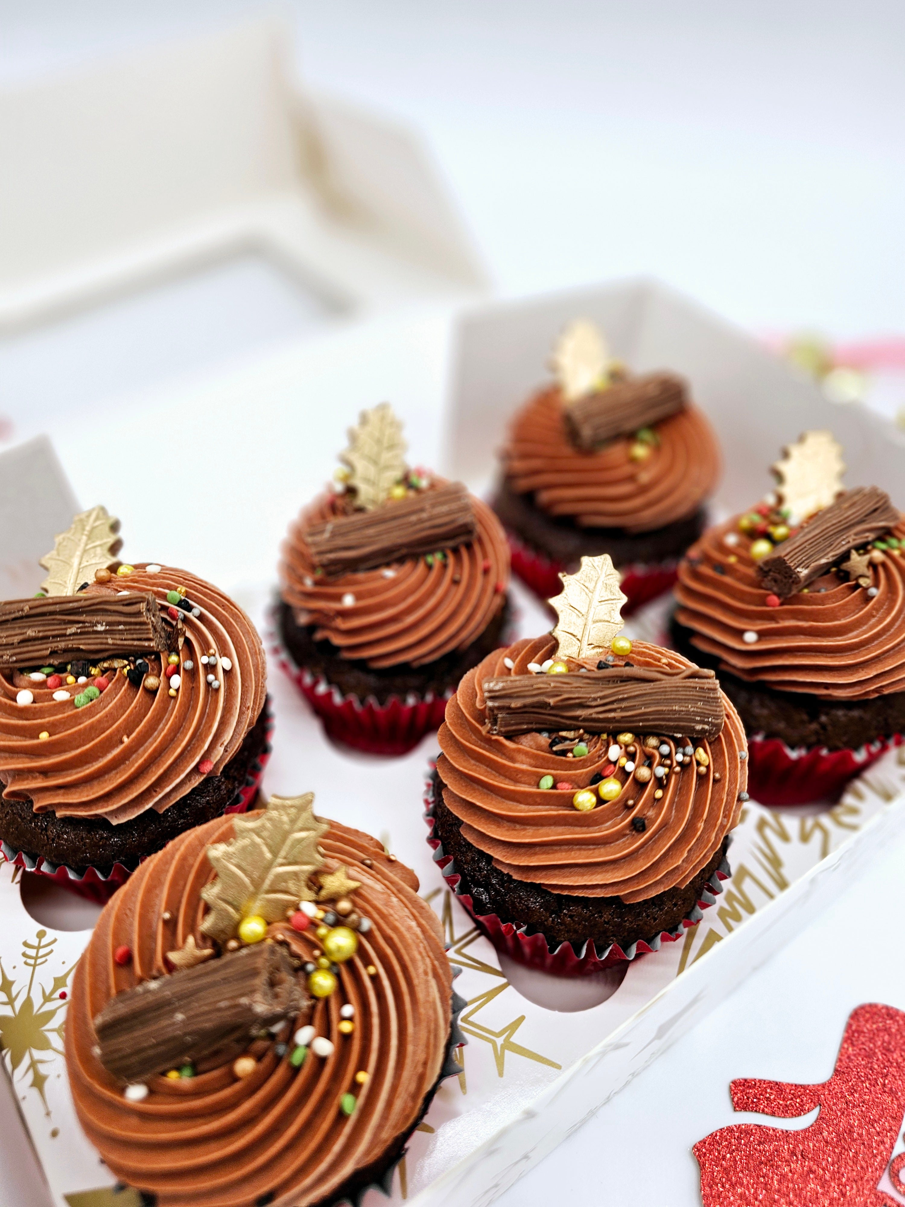 Christmas Chocolate Cupcakes - Cake Secret