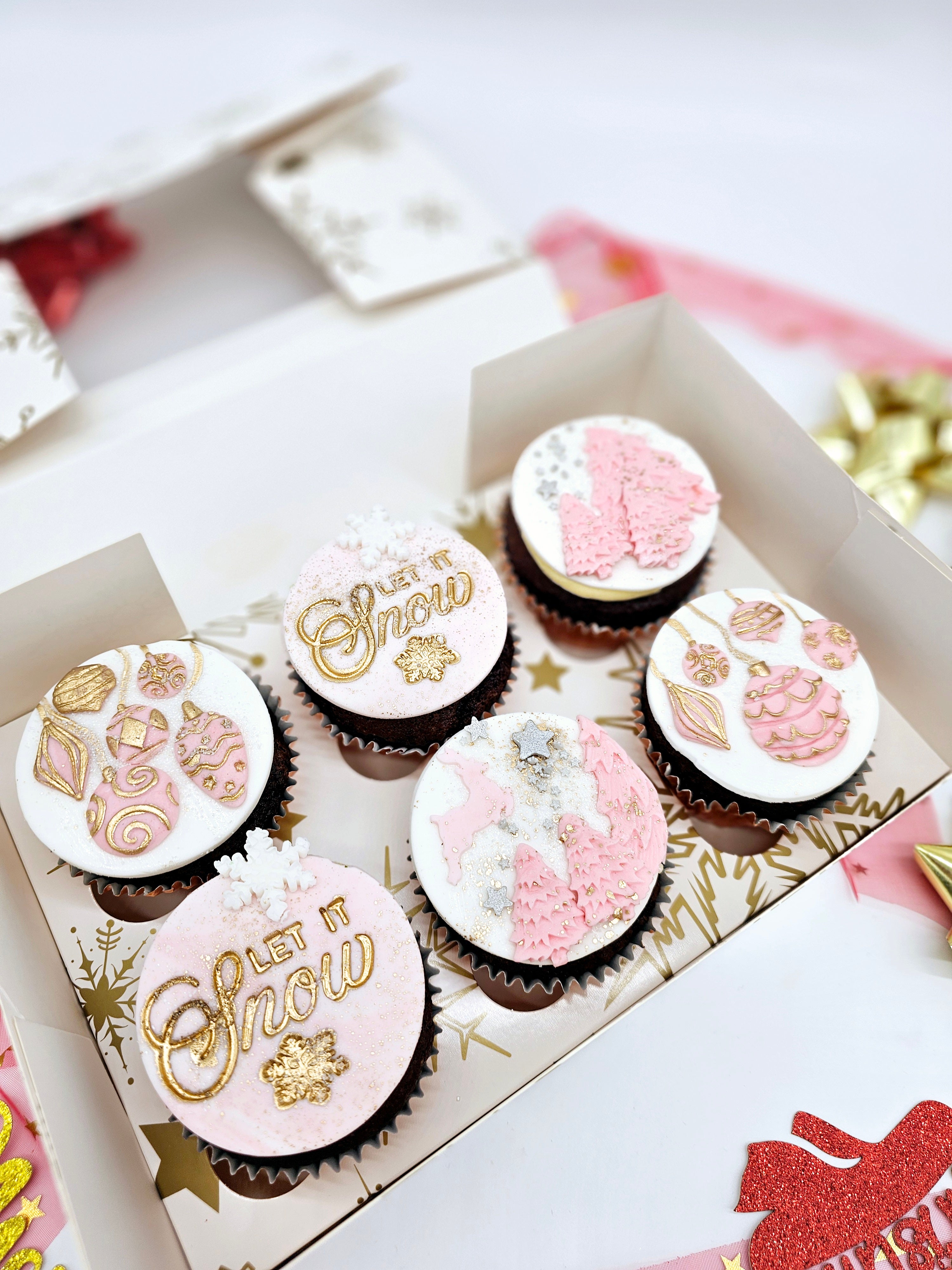 Luxury Christmas Cupcakes - Cake Secret