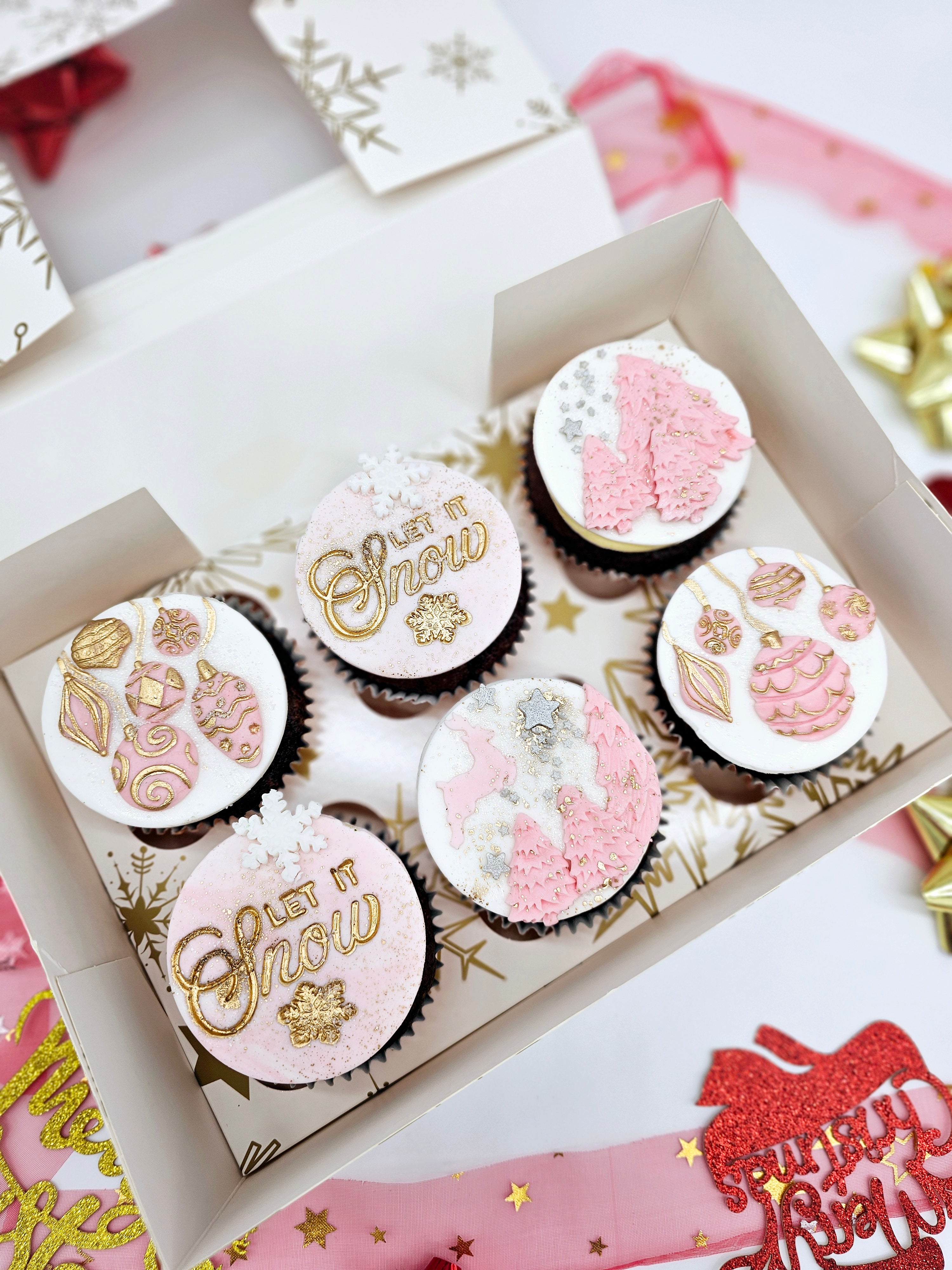 Luxury Christmas Cupcakes - Cake Secret
