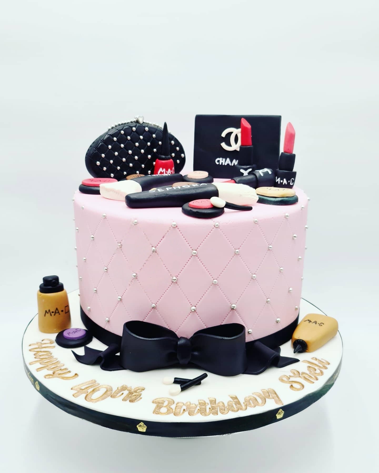 Vegan Glamorous Beauty Cake - Cake Secret