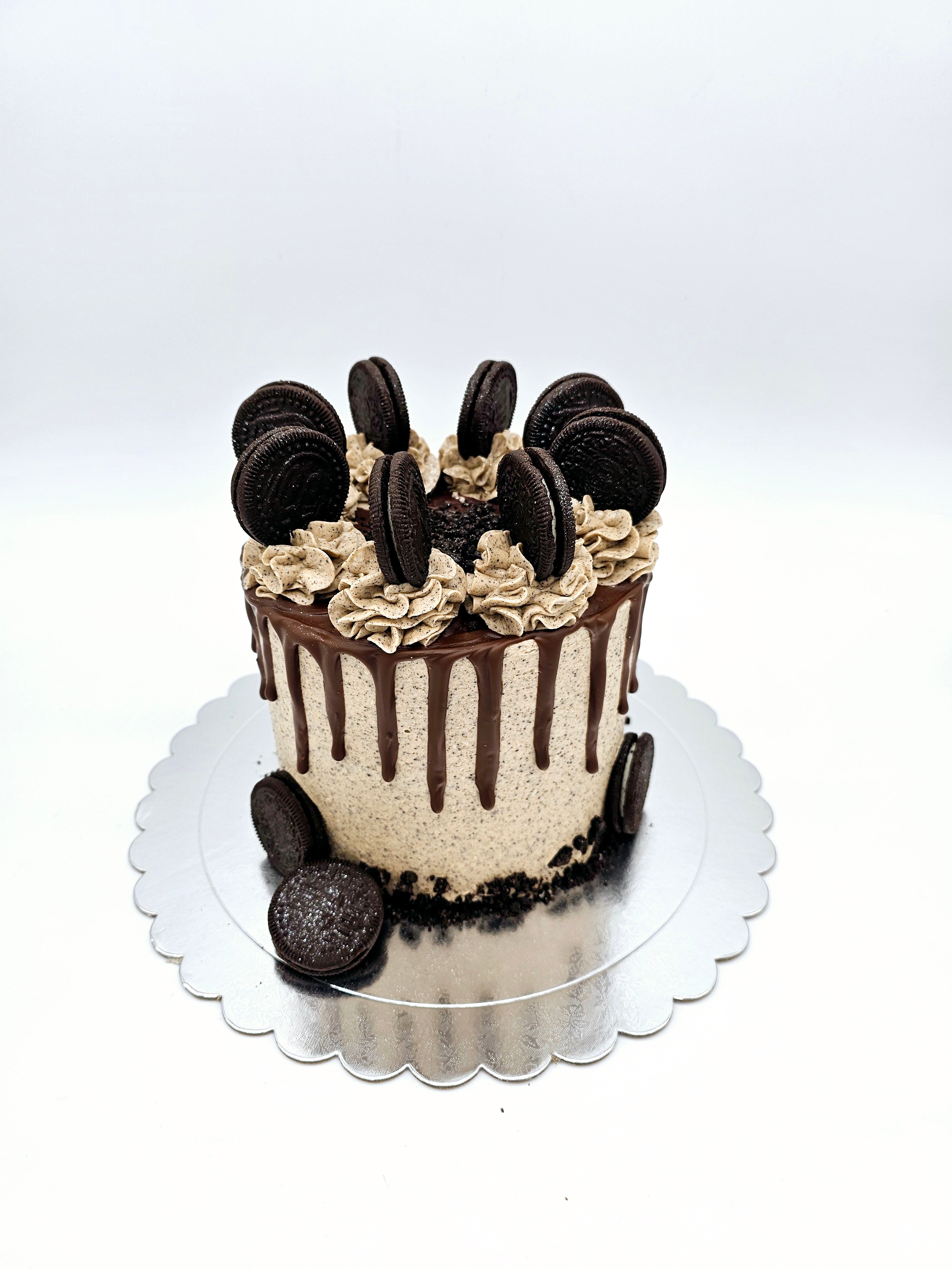 Eggless Oreo Bliss Celebration Cake