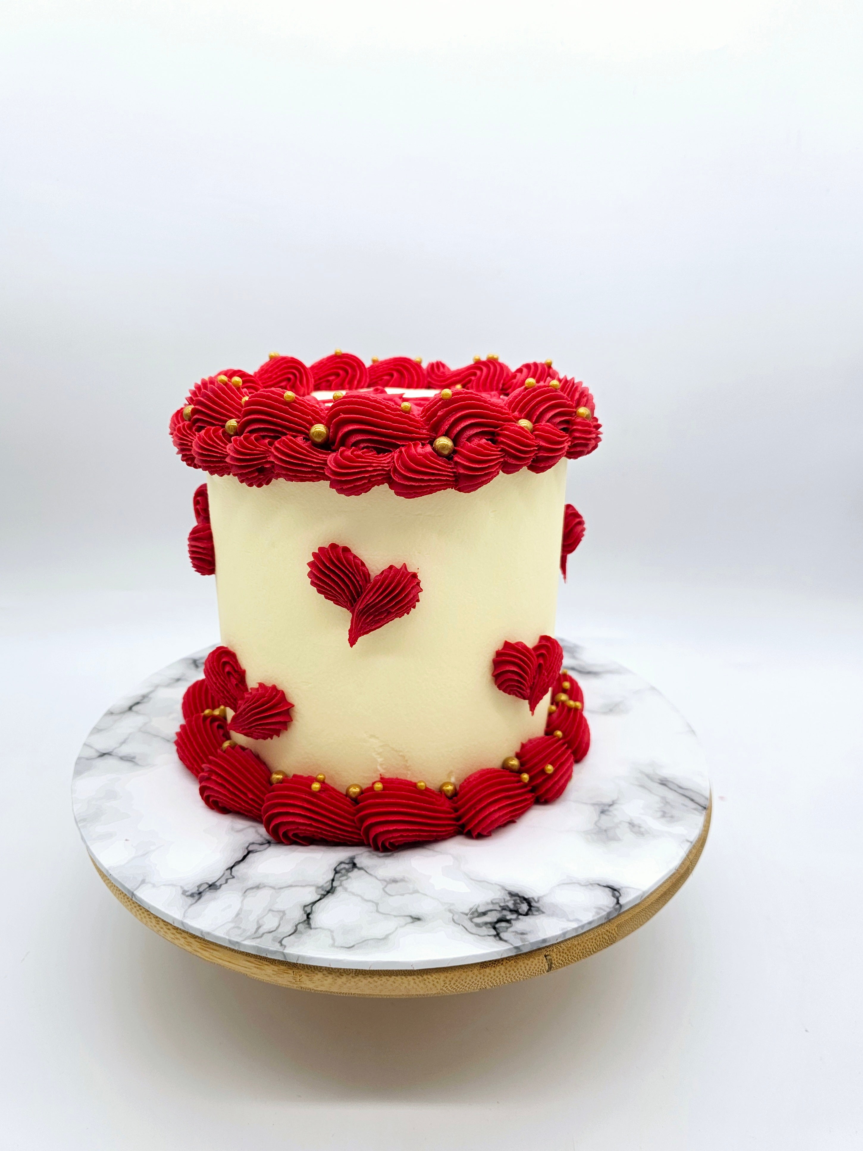 Romantic Valentine’s Day Cake