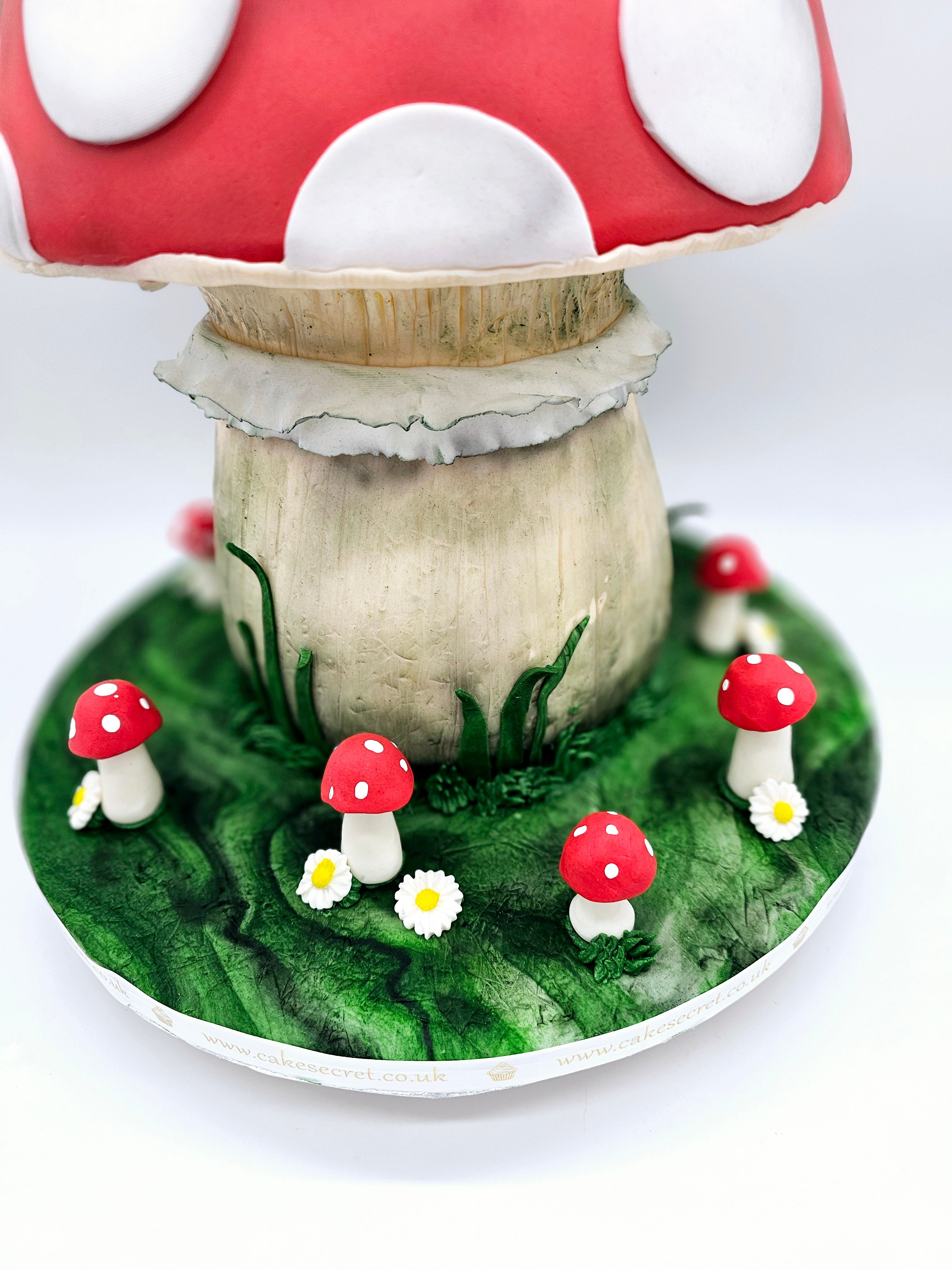 Sculpted Woodland Fox & Mushroom Cake