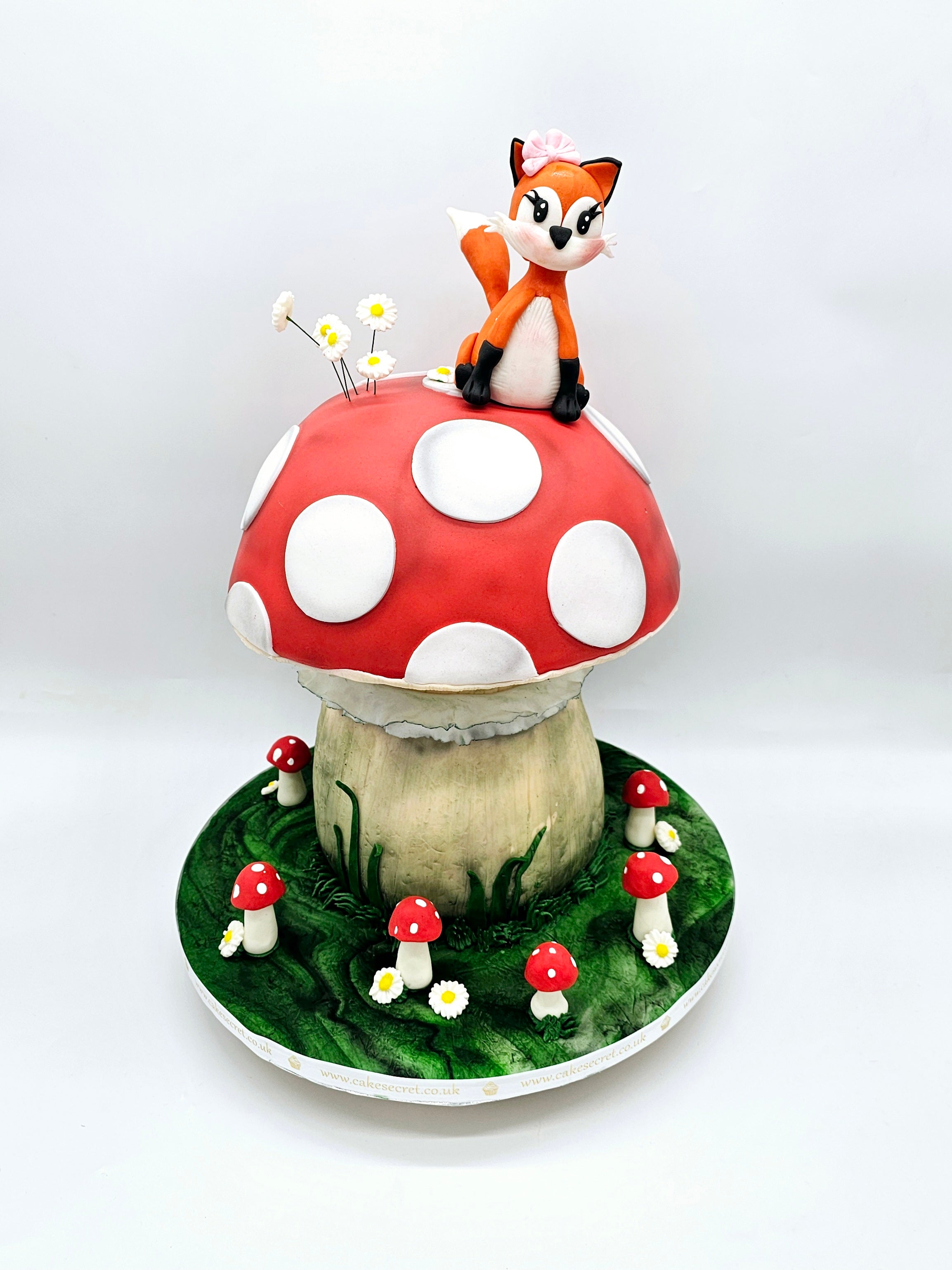 Sculpted Woodland Fox & Mushroom Cake