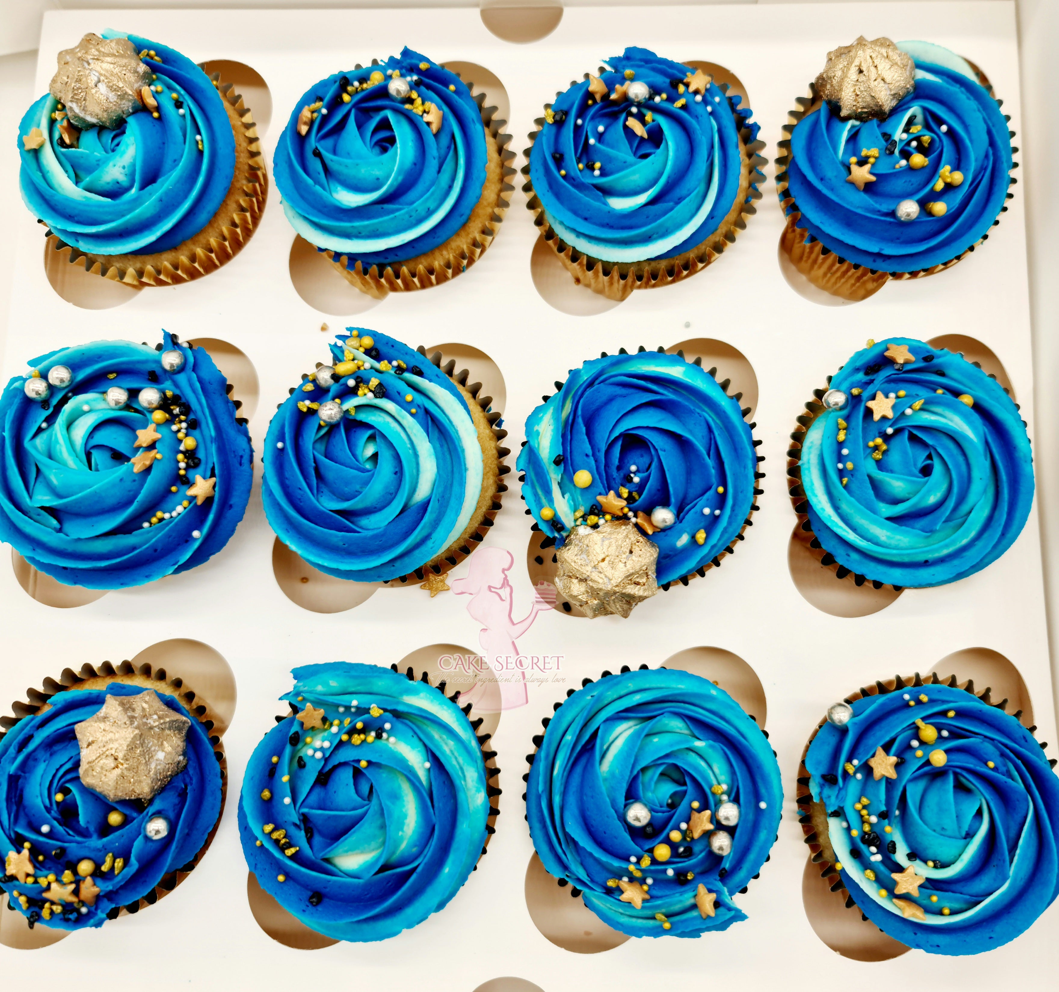 Cupcakes Adorned With Whimsical Buttercream Rosettes