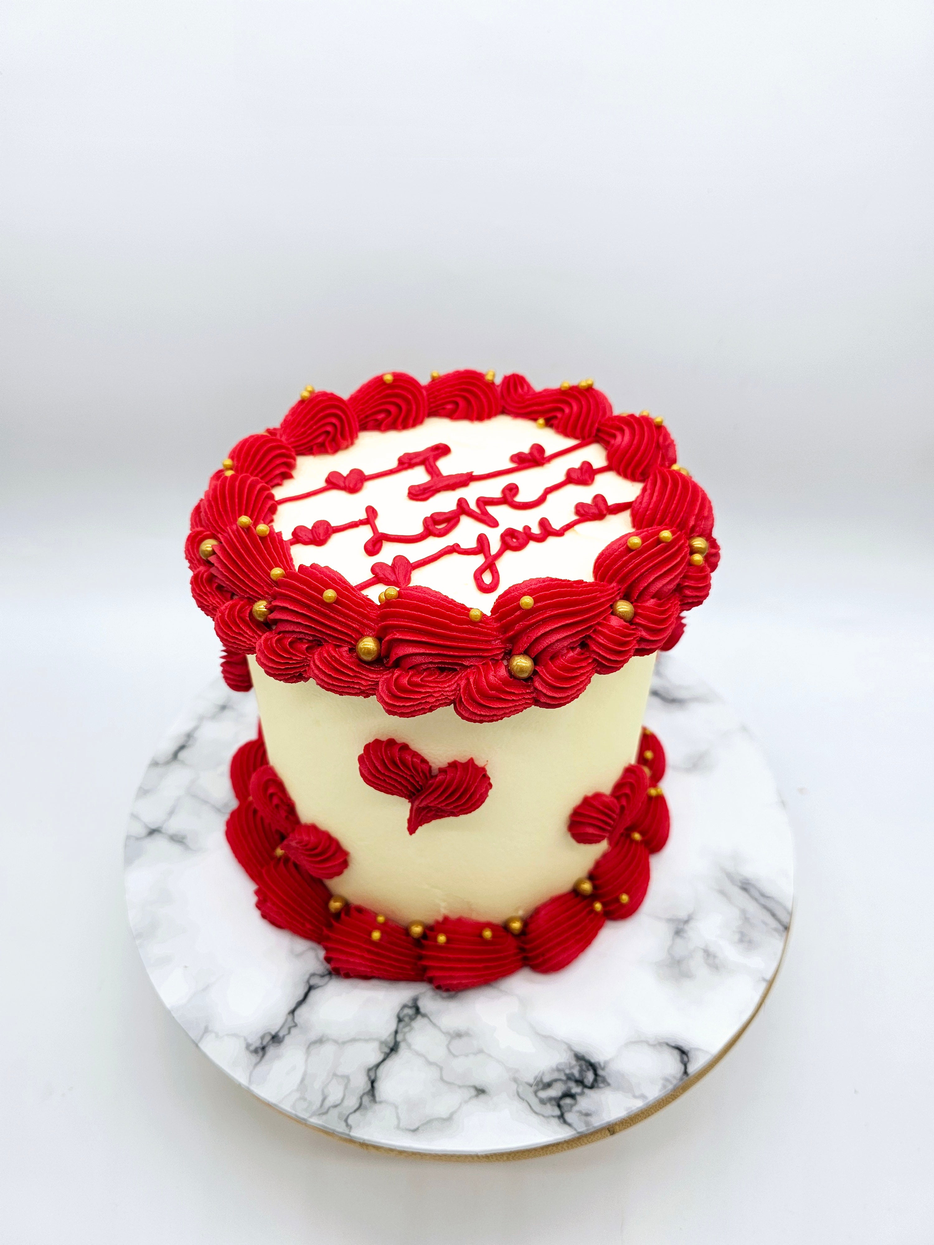 Romantic Valentine’s Day Cake - Cake Secret