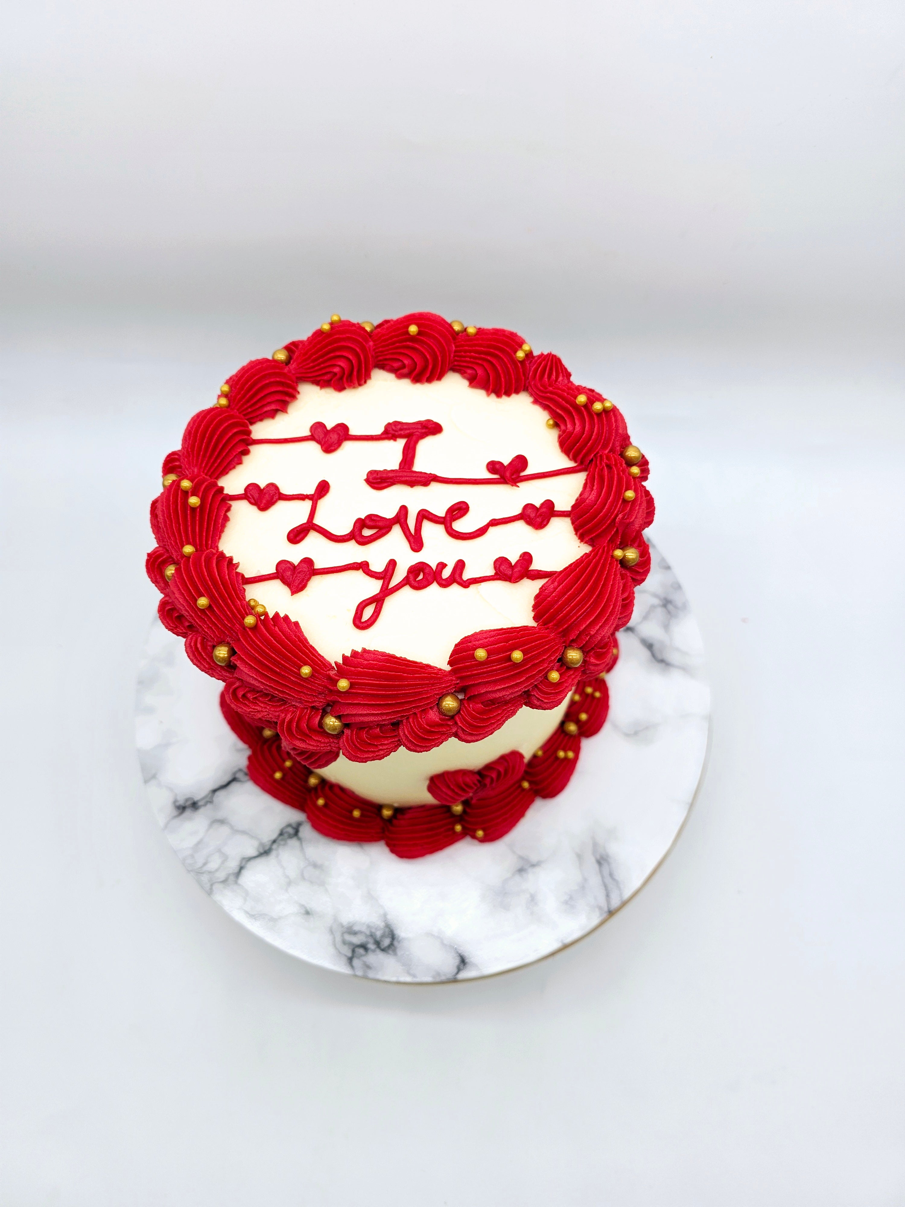 Romantic Valentine’s Day Cake - Cake Secret