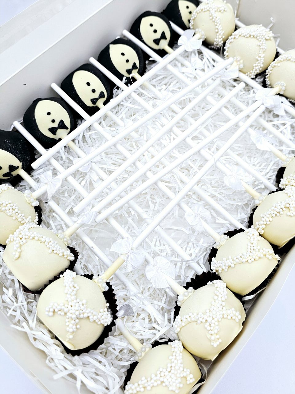 Bride & Groom Bliss Wedding Cake Pops - Cake Secret