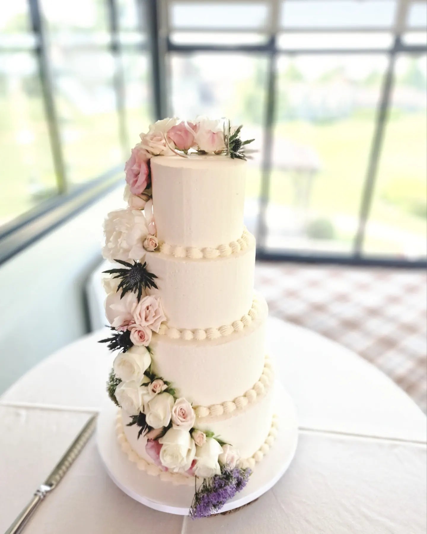 A Timeless And Elegant Wedding Cake - Cake Secret