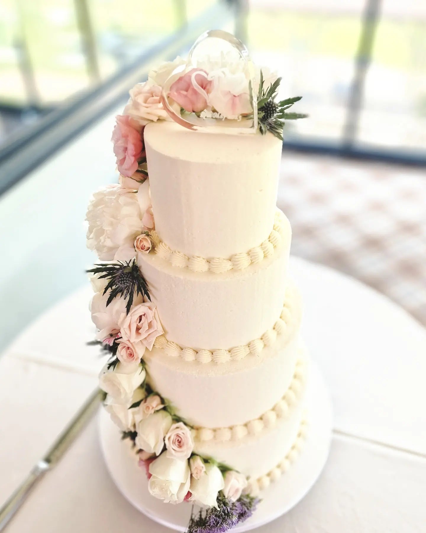 A Timeless And Elegant Wedding Cake - Cake Secret