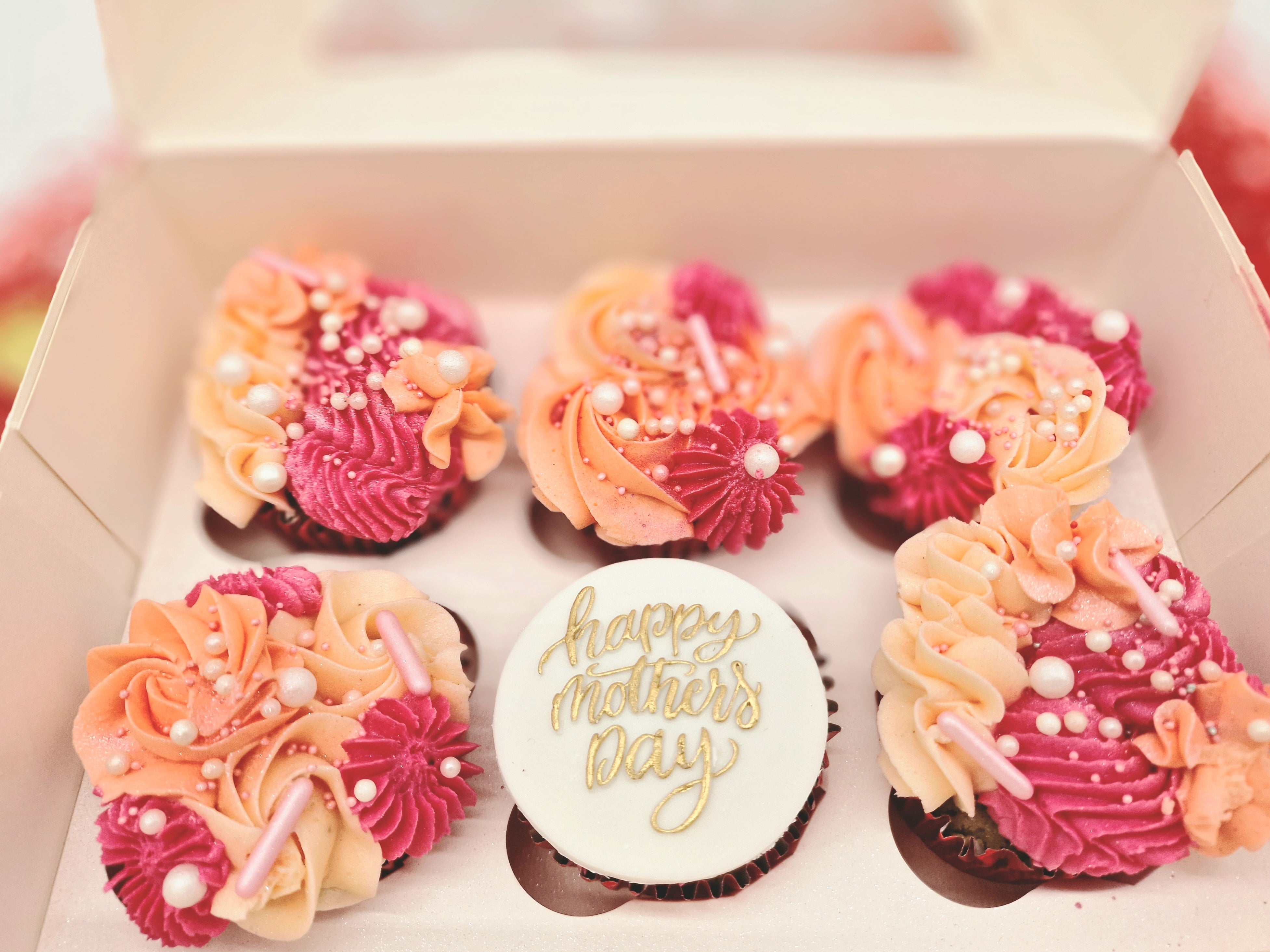 Mum's Sweet Love Cupcakes - Cake Secret