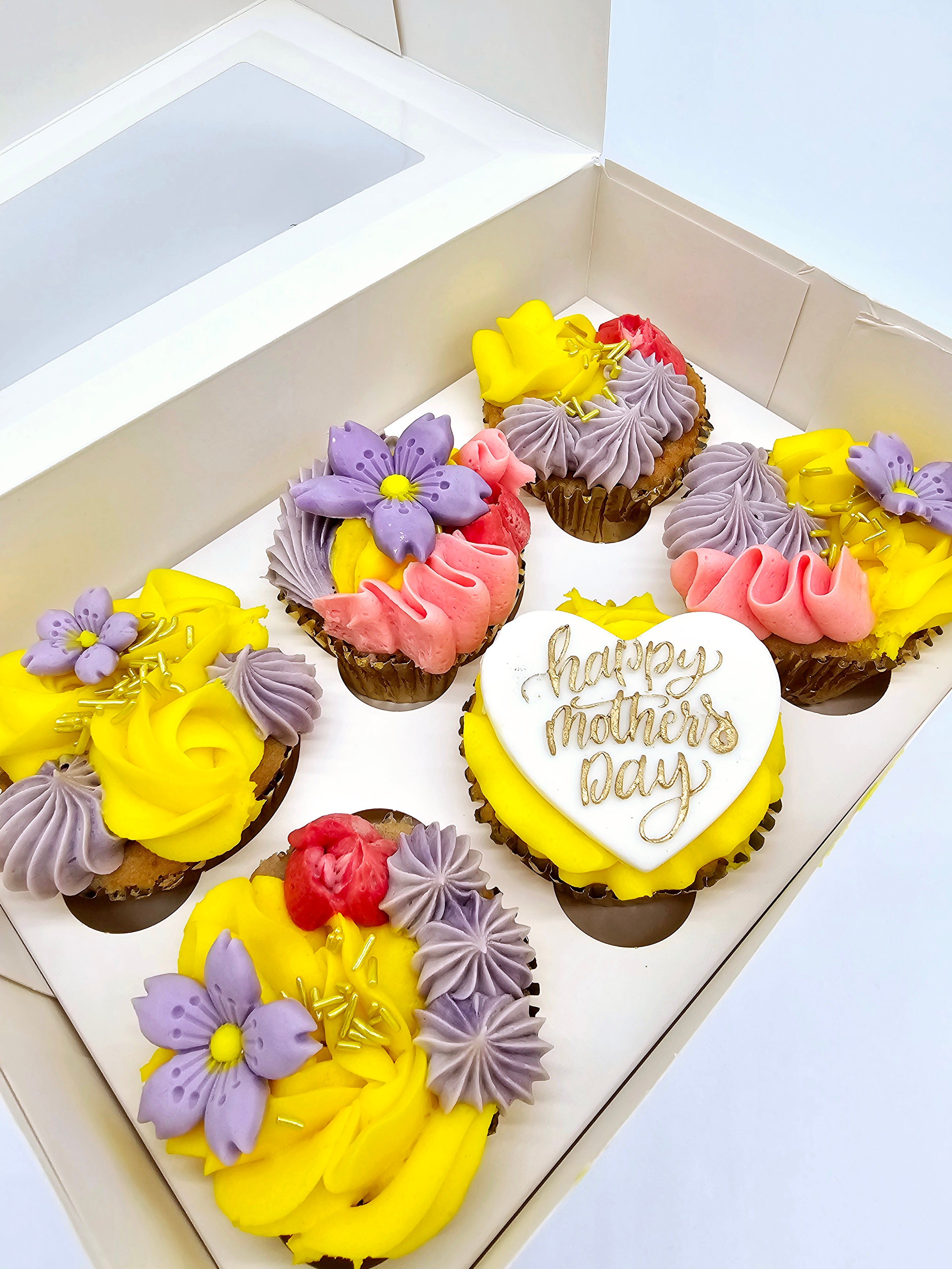 Sweet delight Mother's Day Cupcakes - Cake Secret