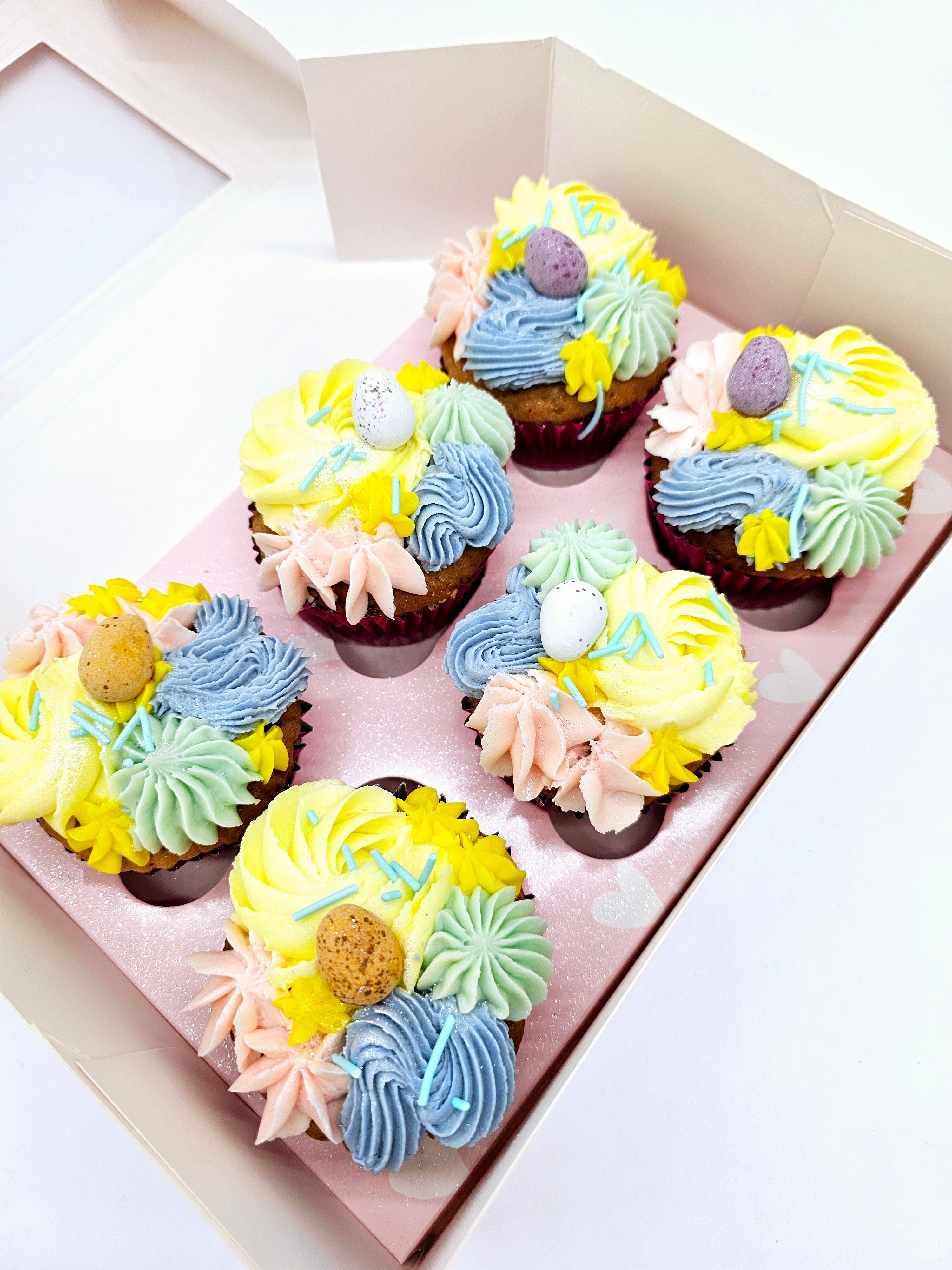 Spring Bloom Easter Cupcakes - Cake Secret