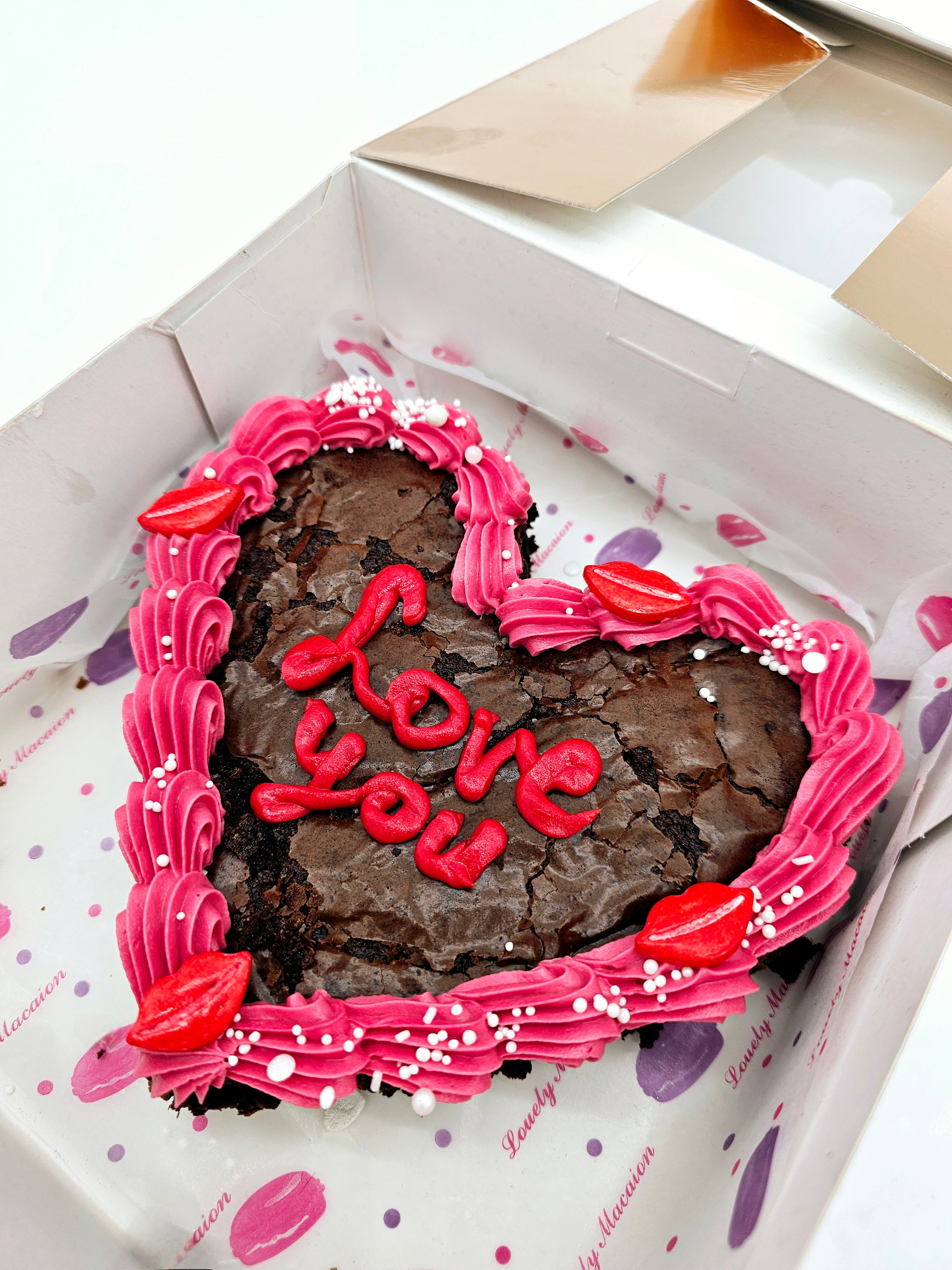 Heart-Shaped Valentine’s Brownie - Cake Secret